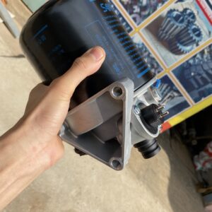 Lọc xả hơi kèm đế xe Howo