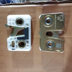Tấm đệm ổ khóa cửa xe