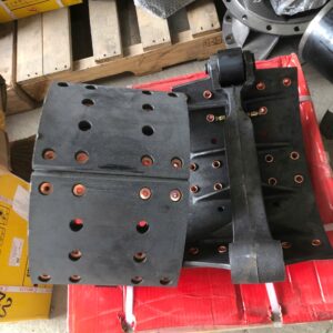 Guốc phanh sau tổng thành SITRAK ( 12 lỗ )
